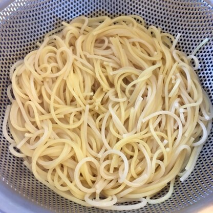 お昼はスパゲッティでした☆
茹でる時にオイルを入れるとほぐれやすくていいですね♪
これからは必ず入れるようにしますヽ(・∀・)✨
